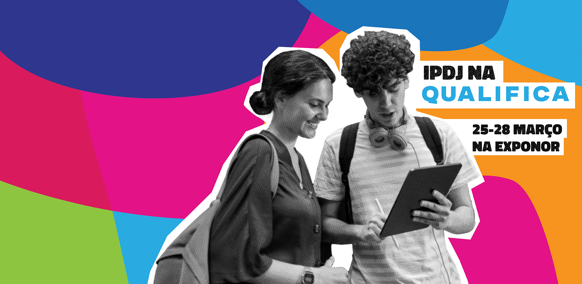 Jovens a ver o programa da qualifica