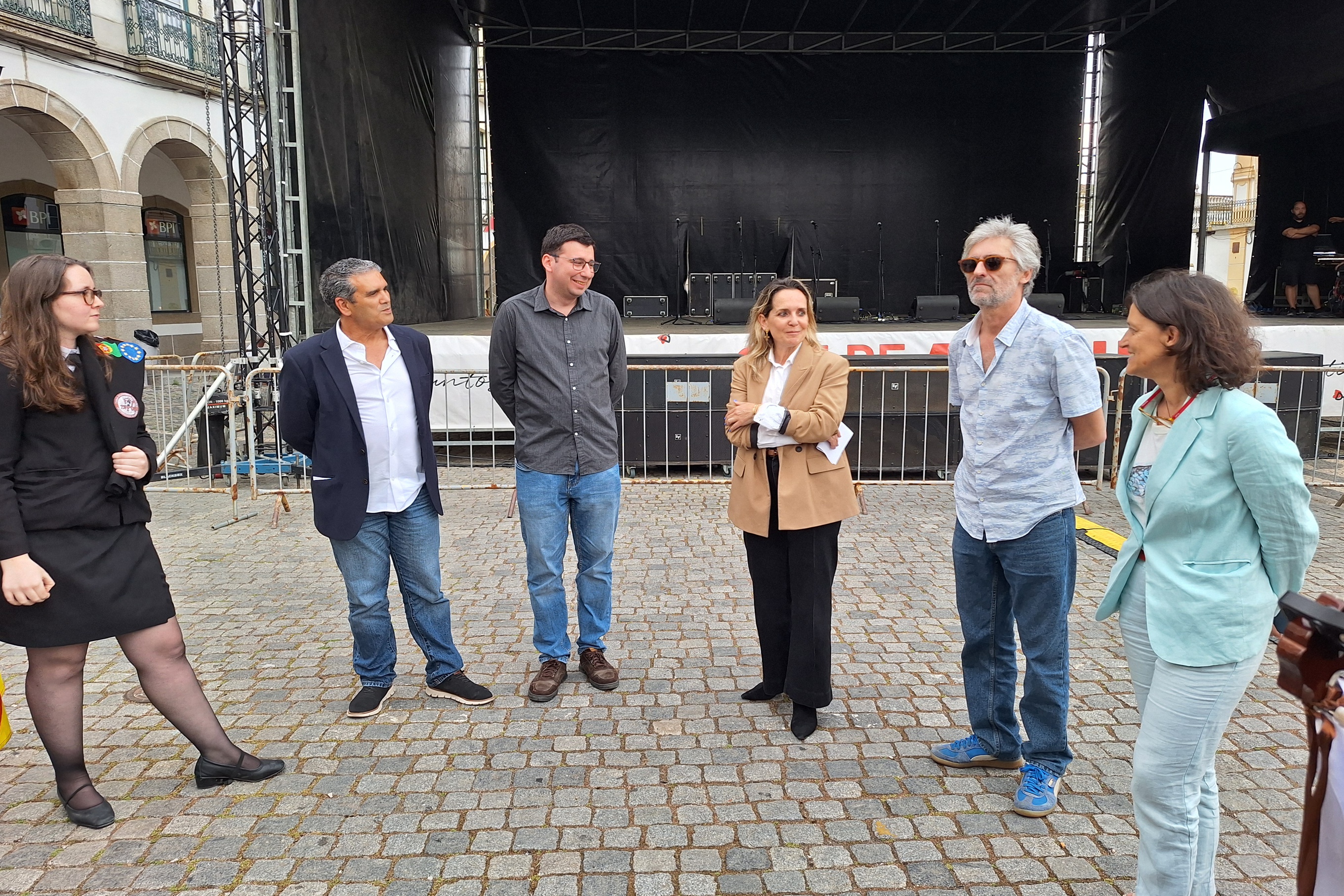 Intervenções dos diferentes parceiros junto ao Palco Jovem.