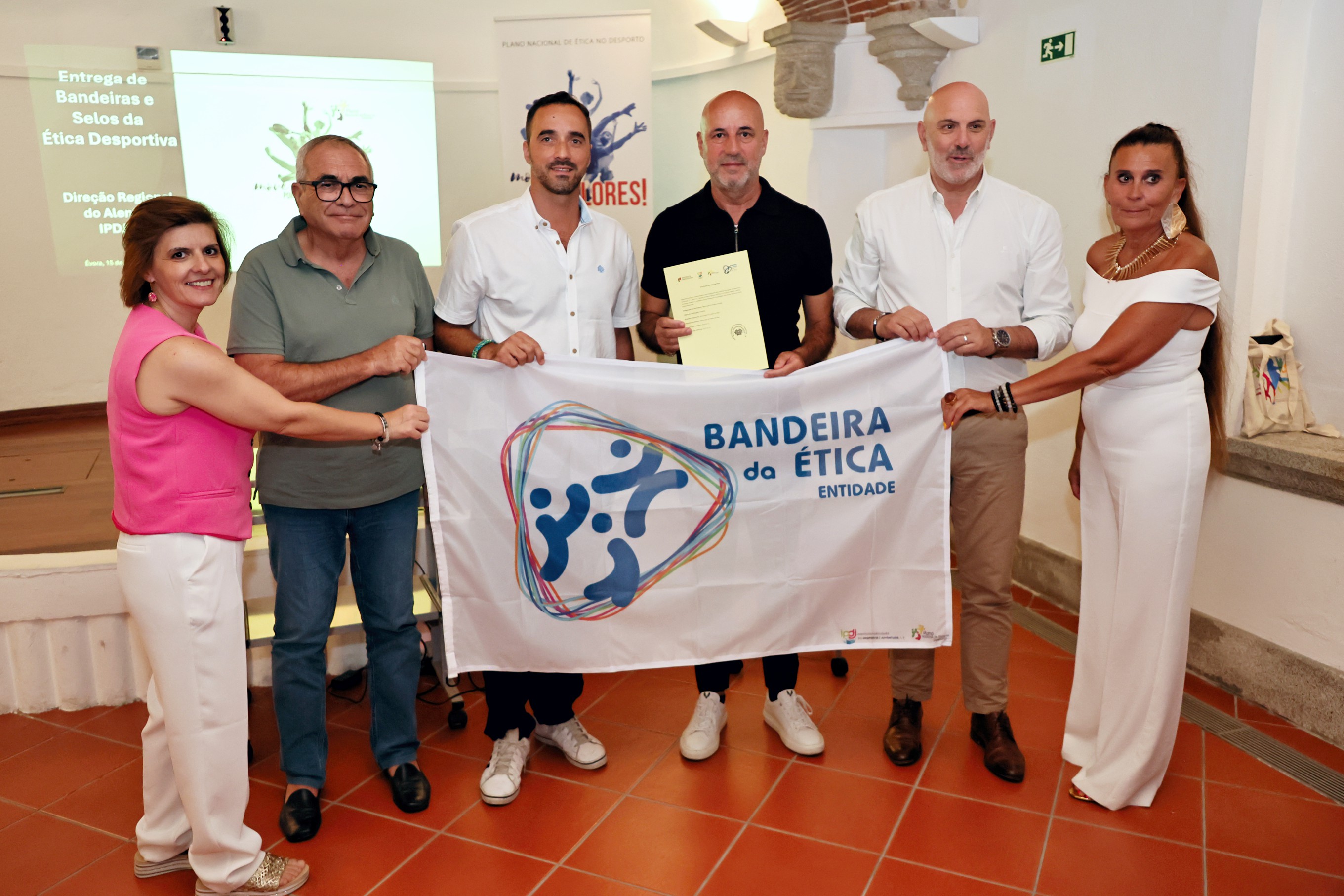 Bandeira para a Associação de Futebol de Évora.