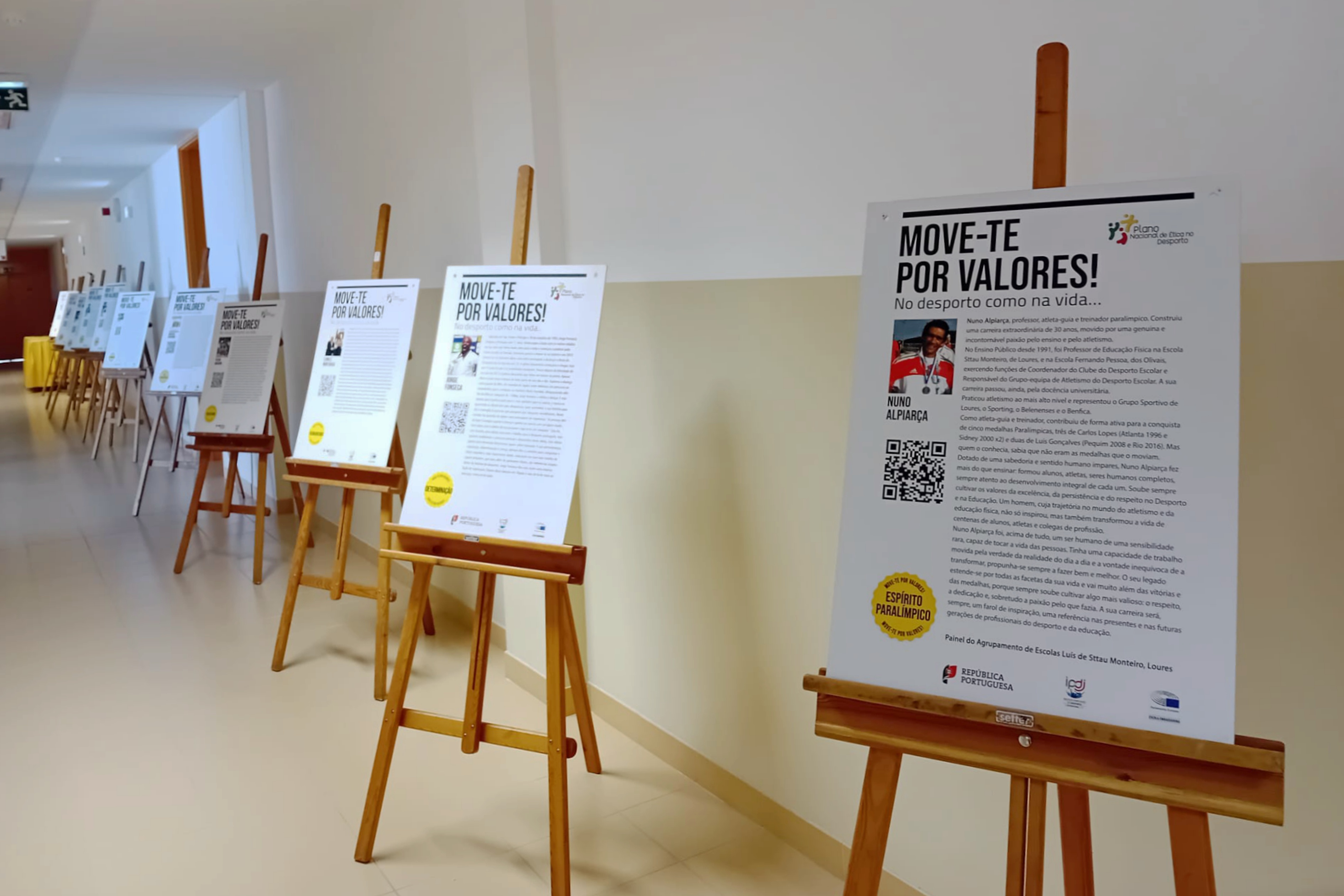 Registo da exposição "Move-te por Valores" patente na escola. 
