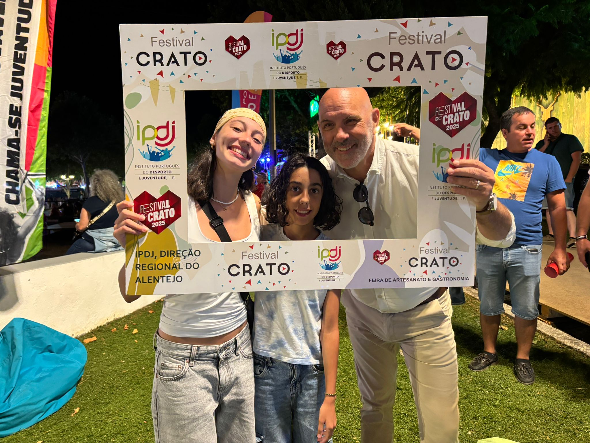 Jovens presentes com o Diretor Regional do Alentejo.