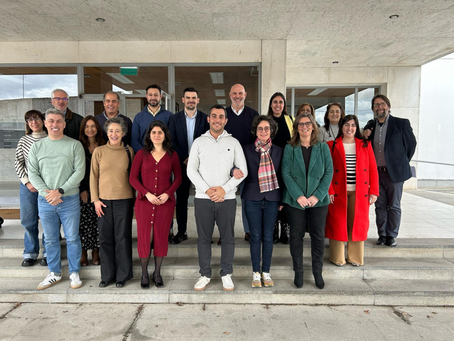 Participantes das diferentes entidades na reunião.