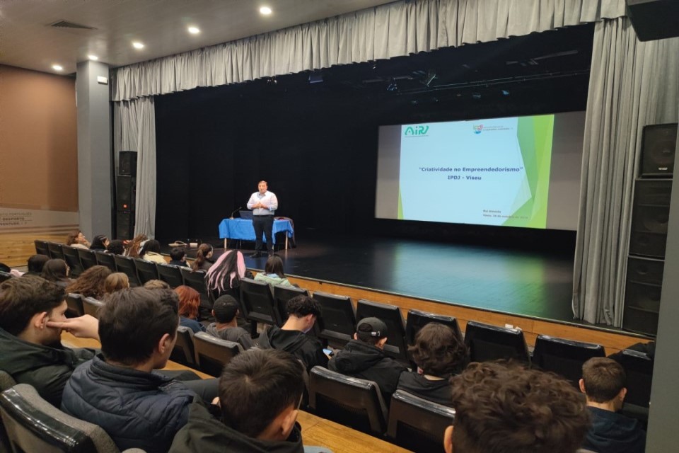 imagens do encontro com o palestrante e jovenn