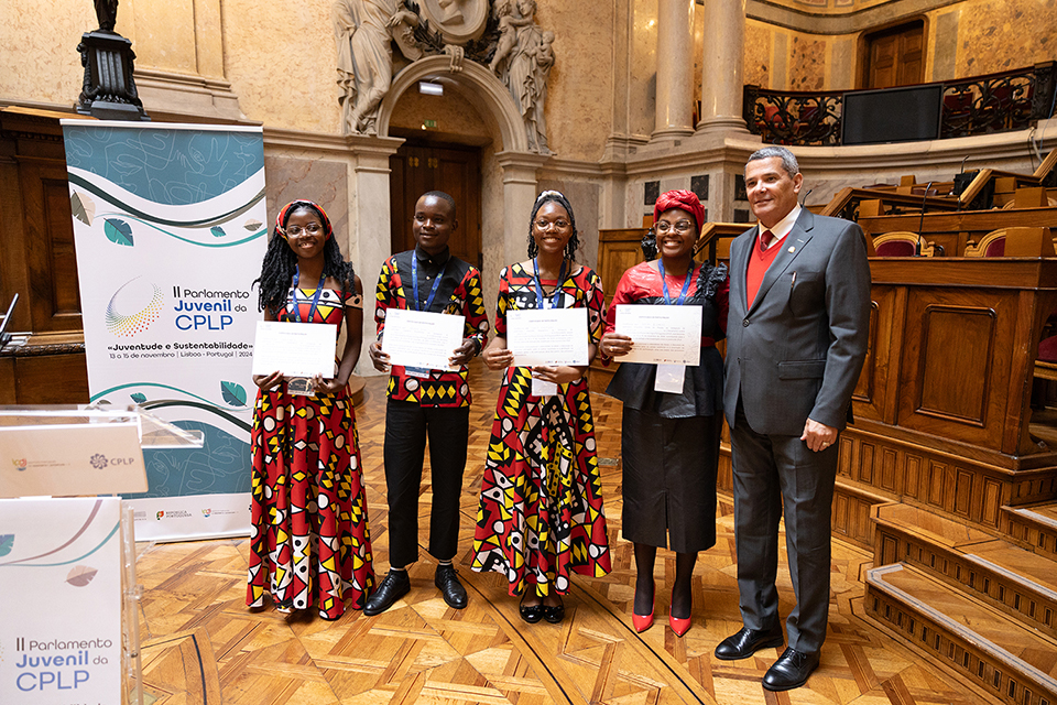 Comitiva no II Parlamento Juvenil da CPLP