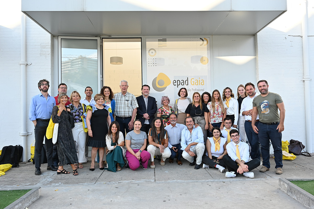 Grupo que participou na visita da missão do CoE - Juventude a Portugal