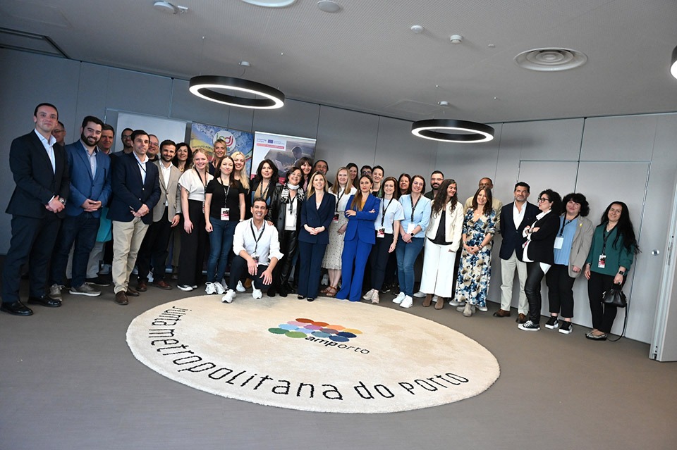 fotografia de grupo das entidades envolvidas