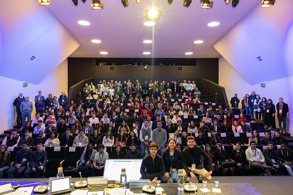 Foto da sessão distrital de Lisboa do Parlamento dos Jovens