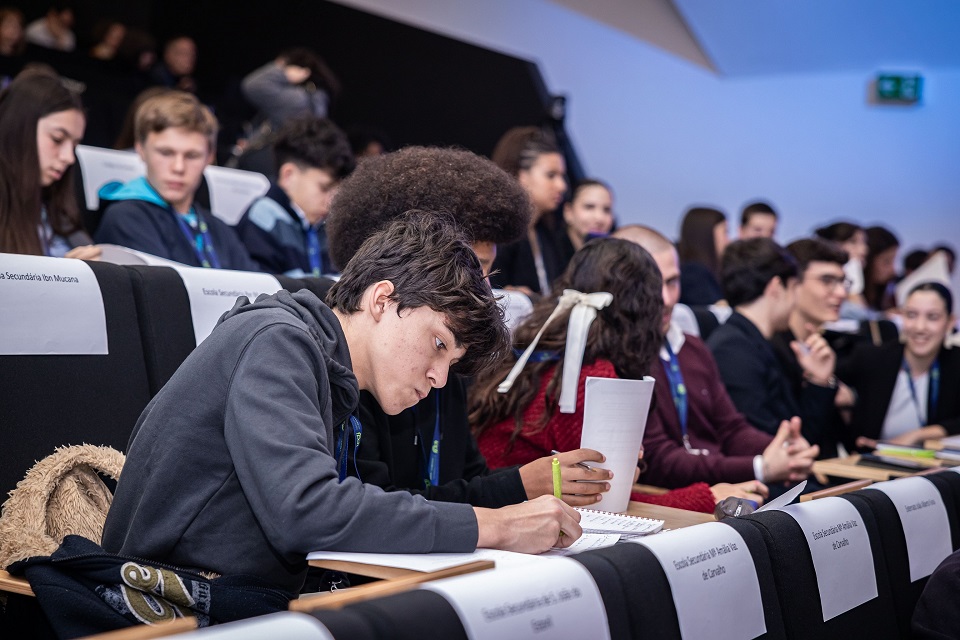 Sessão distrital de Lisboa do Parlamento dos Jovens-foto3