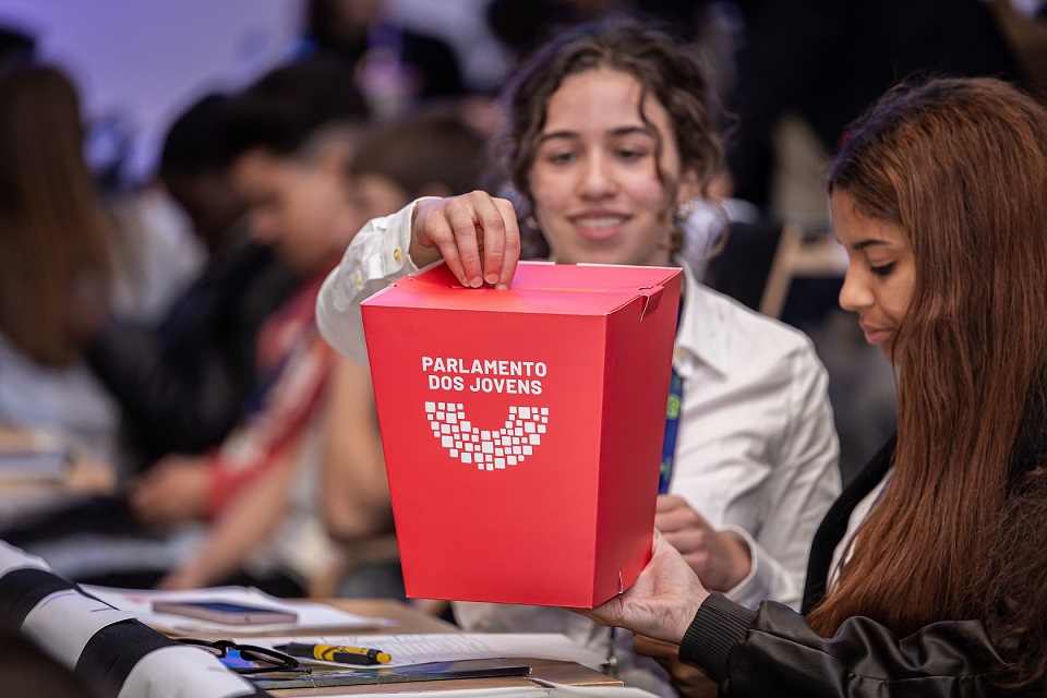 Sessão distrital de Lisboa do Parlamento dos Jovens-foto7