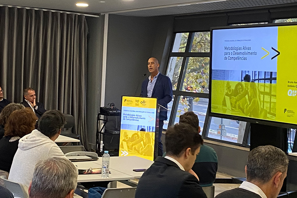 pessoas em formação