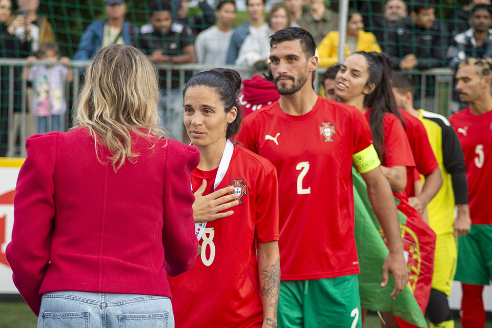  Grupo num campo de Futebol  3