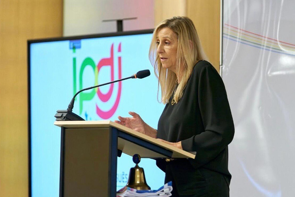 Lídia Praça a discursar