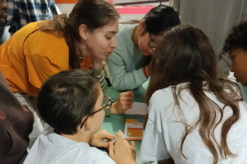 jovens em contexto de atividade