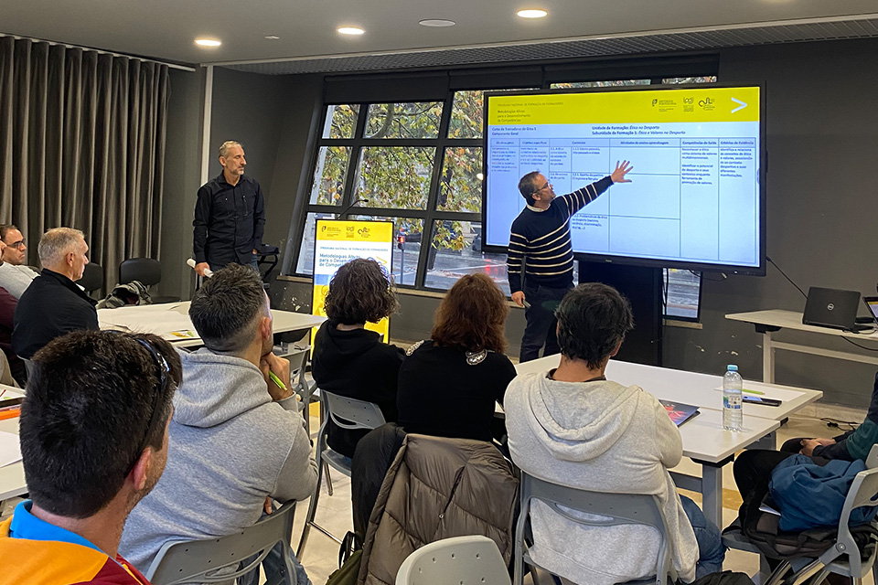 pessoas em formação