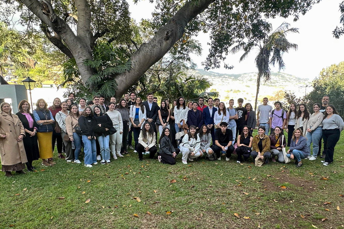 Agenda Nacional de Juventude apresentada na Região Autónoma da Madeira, foto de grupo.