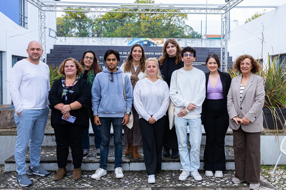 Foto com elementos do CJL e do Centro de Juventude de Plovdiv