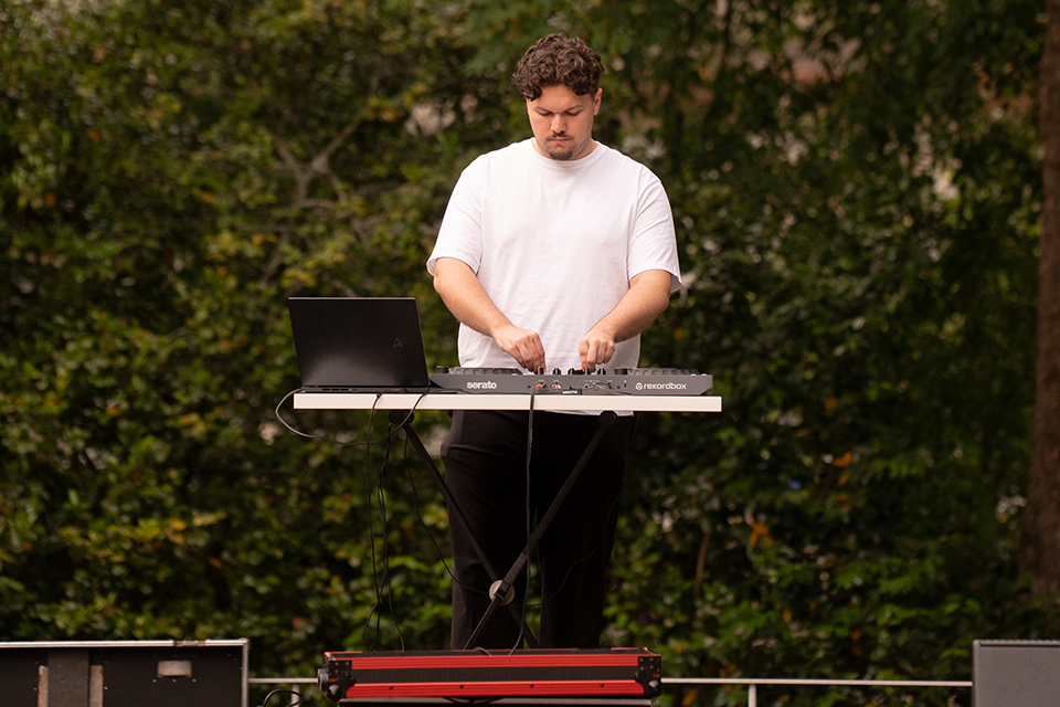 DJ a atuar