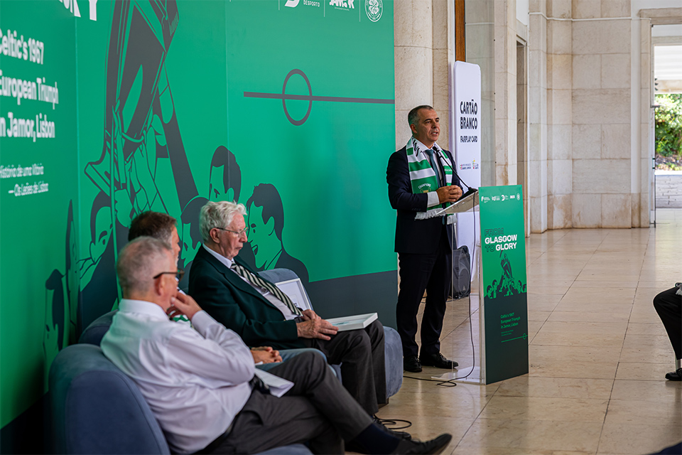 secretário de estado do desporto a discursar