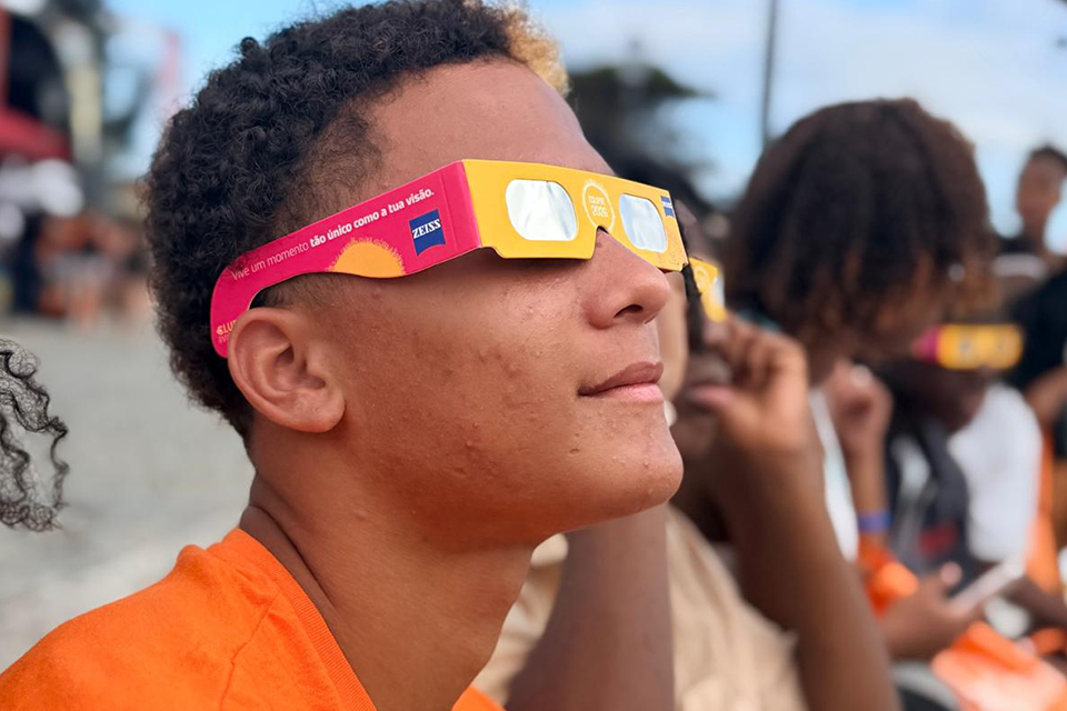 eclipse no dia internacional da juventude