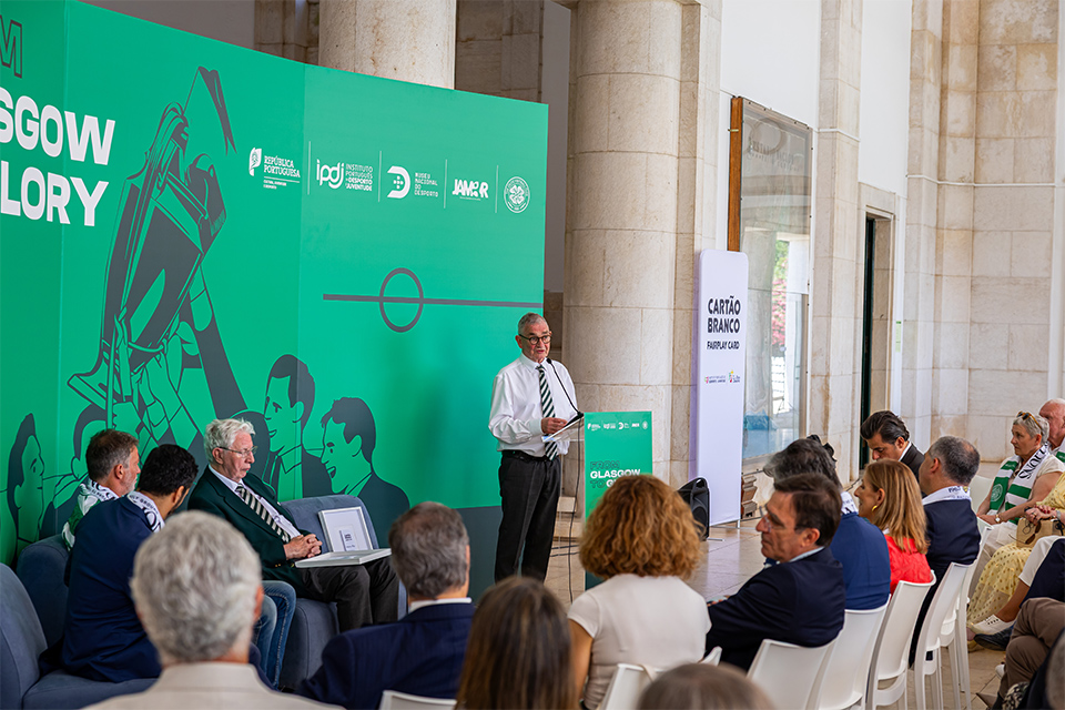 presidente do celtic a discursar