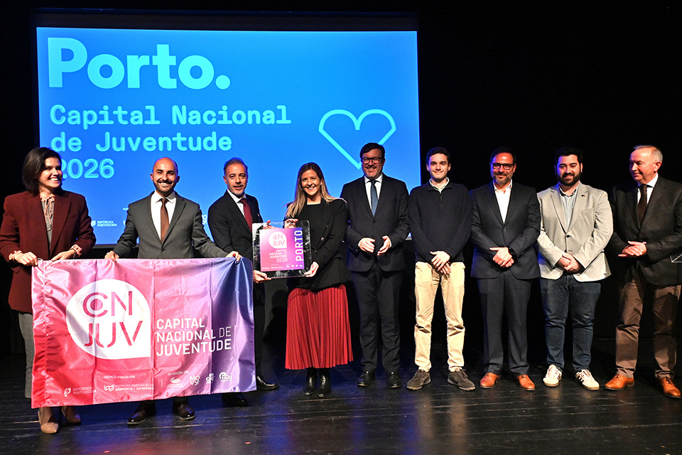 Entrega da placa Capital Nacional de Juventude ao Porto