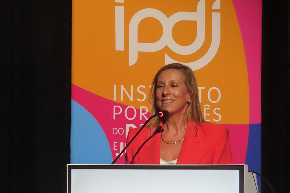 lidia praça discursa para a plateia