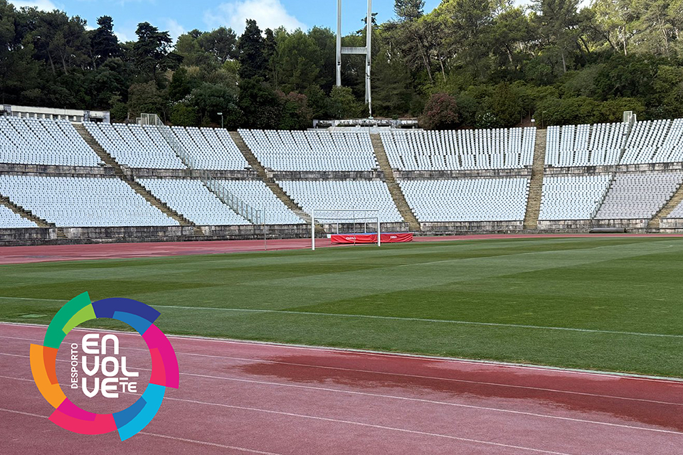 Imagem do Estádio Nacional do Jamor com o logótipo do «Envolve-te»