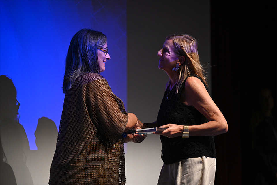 representante do IPDJ recebe distinção