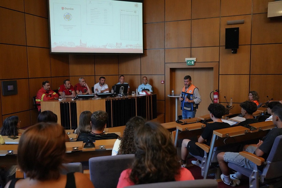 Ação formativa dirigida aos jovens voluntários do projeto