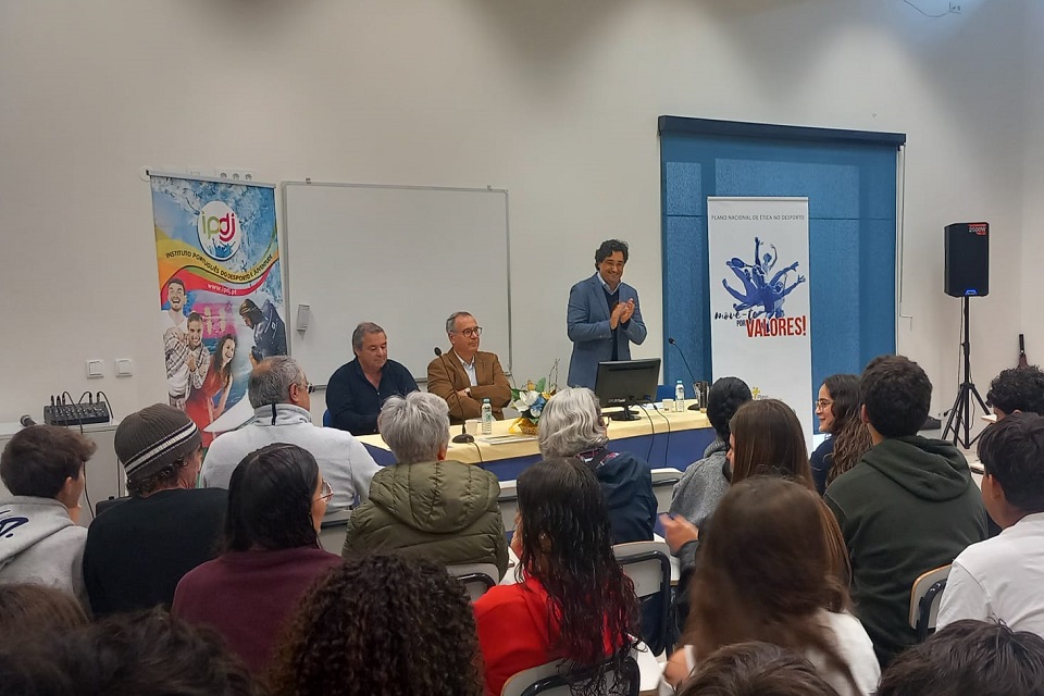 Intervenção do professor Jorge Emídio durante a cerimónia dos Prémios Regionais de Lisboa e Vale do Tejo