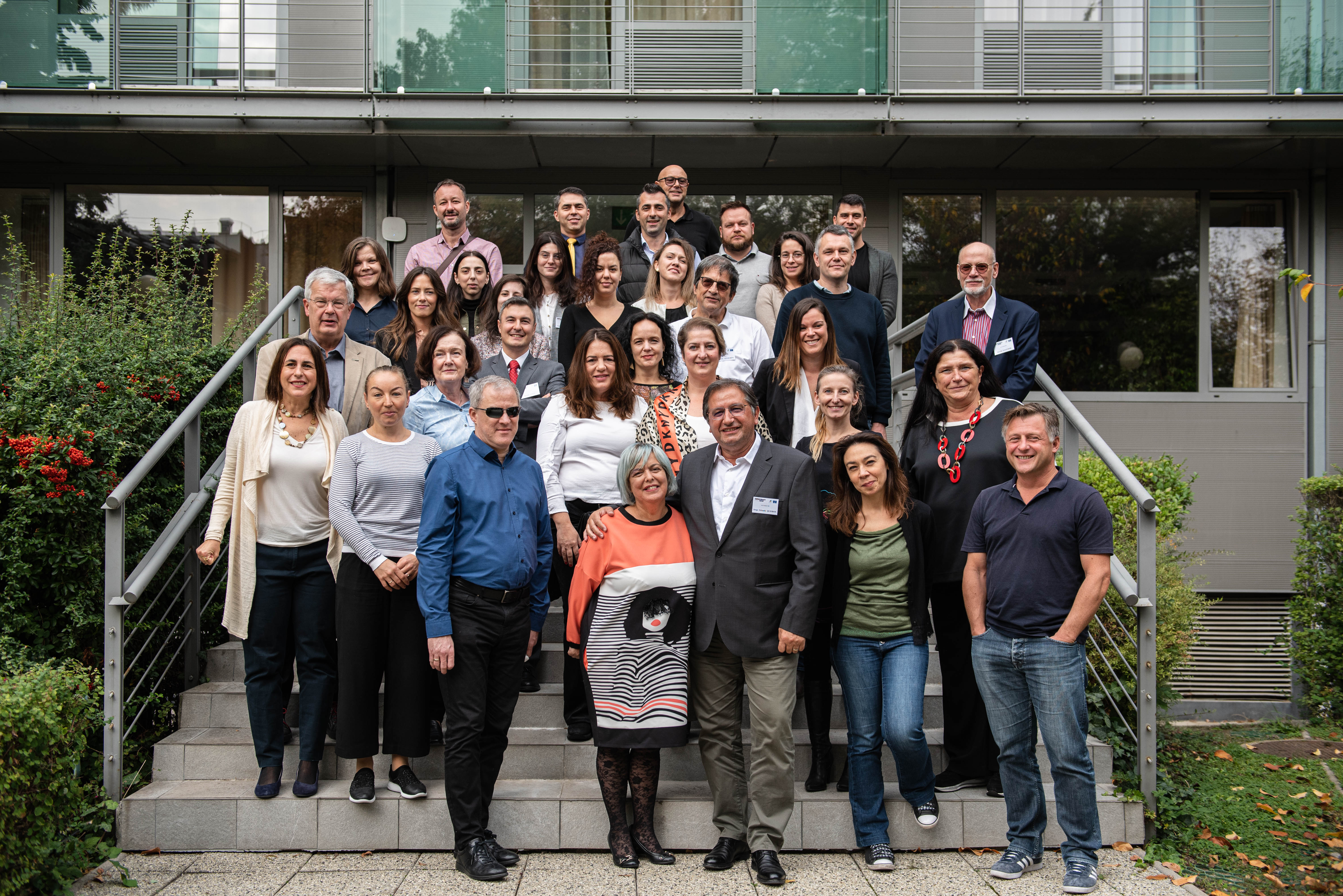 Foto de grupo dos representantes nacionais no Comité Diretor Europeu de Juventude do Conselho da Europa CDEJ