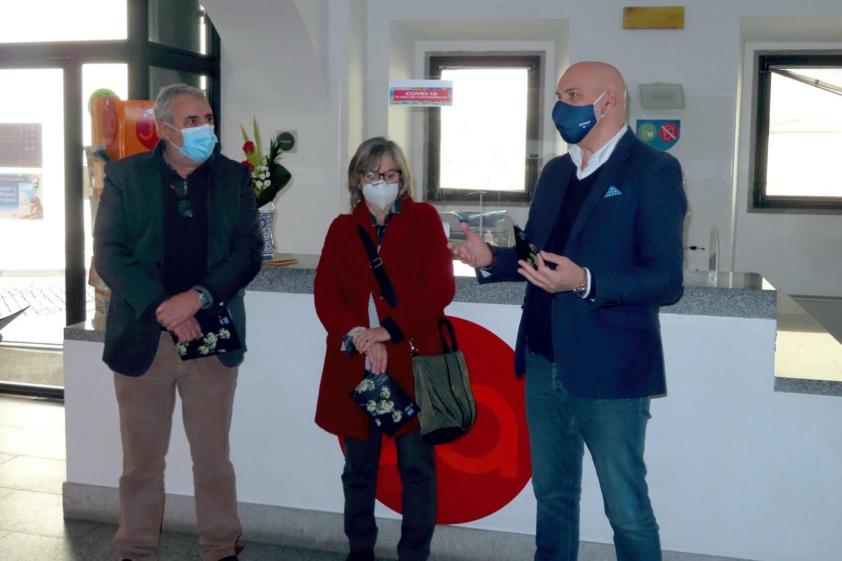 Diretor Regional do Alentejo do IPDJ, Miguel Rasquinho e dois representantes da Câmara Municipal de Évora, José Conde e Luísa Policarpo.