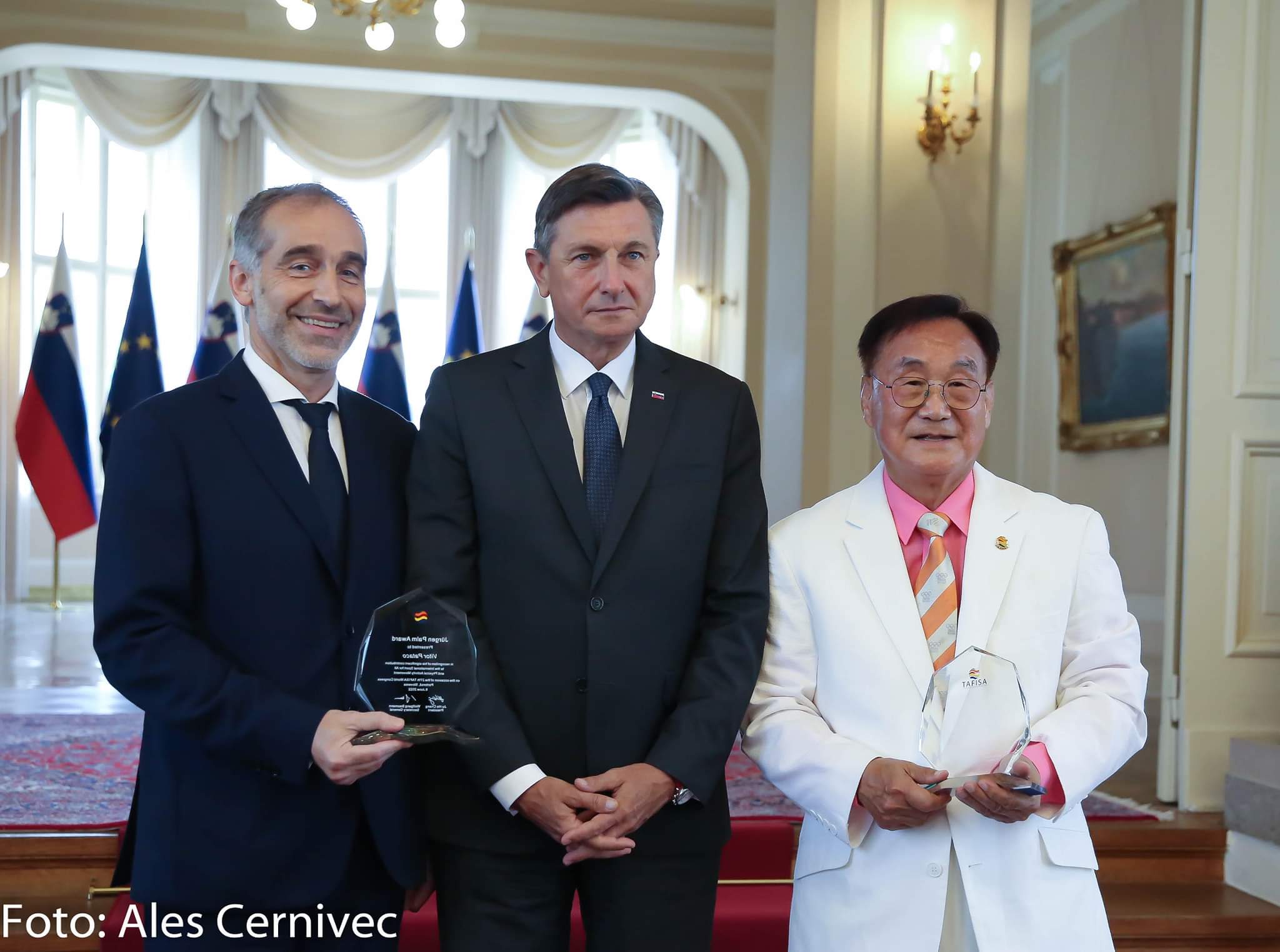 Presidente do IPDJ, Vitor Pataco, recebe o Jürgen Palm Award, da TAFISA