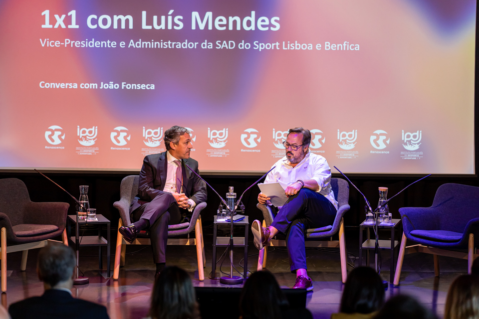 Conferência Bola Branca fotografia de Luís Mendes, Vice-presidente e administrador da SAD do Sport Lisboa e Benfica