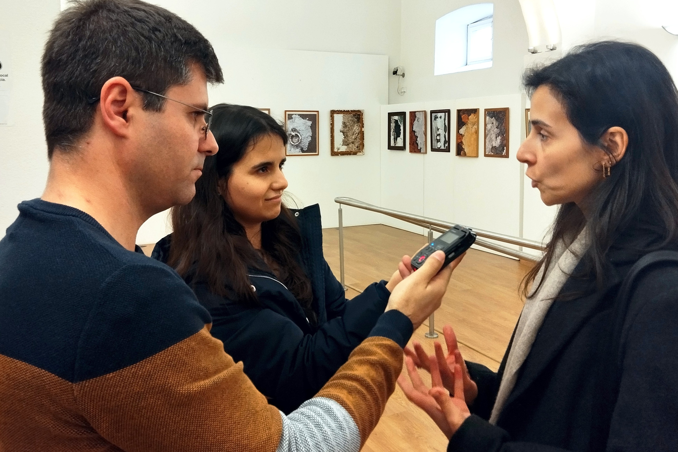 Entrevista à vogal do conselho diretivo do IPDJ, Sílvia Vermelho, realizada pelo Jornal Online «O Digital» e pela Rádio Diana FM, no espaço da exposição.
