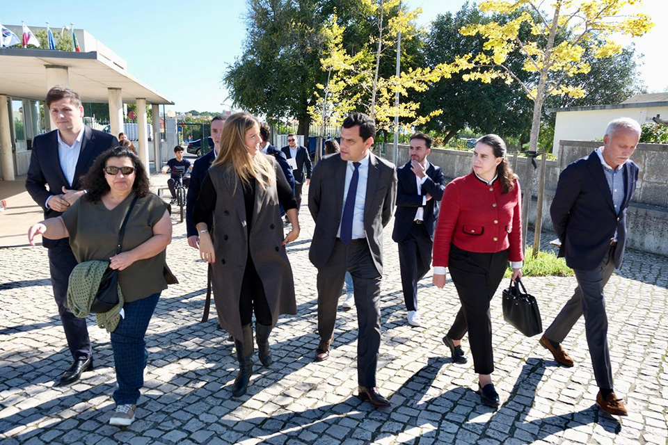 chegada da ministra da juventude à escola