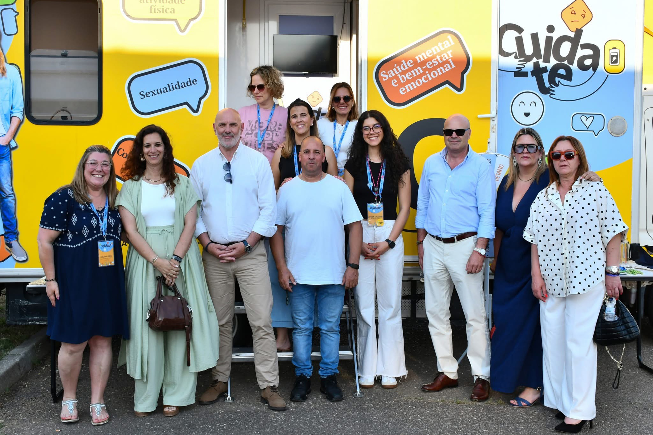Profissionais de saúde do programa Cuida-te, técnico de juventude do IPDJ, e representantes de entidades intervenientes no evento.